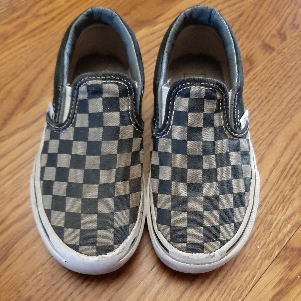 Loved Vans classic tan/black checkers